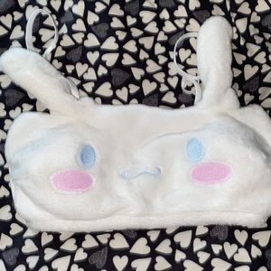 cinnamoroll pajamas. size S never worn.